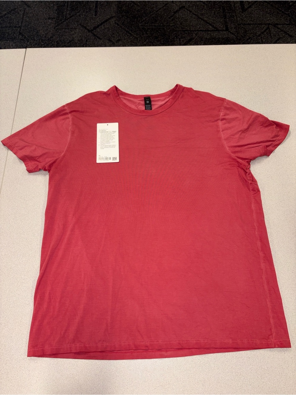 Like New! Lululemon Athletica Men's Tee Fundamental T *Wash Size XL Classic Fit